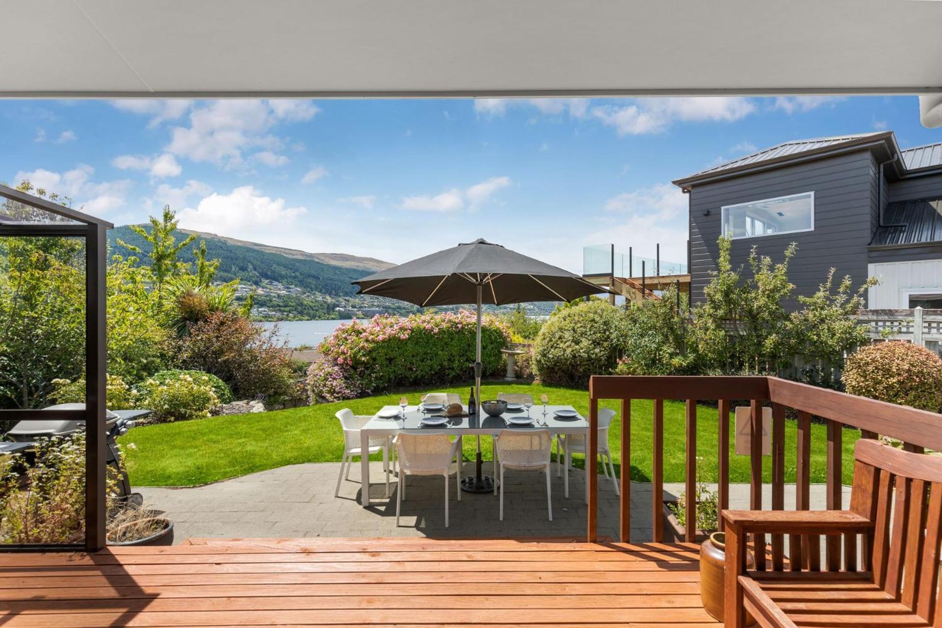 Tranquil Heights Villa Queenstown Exterior foto