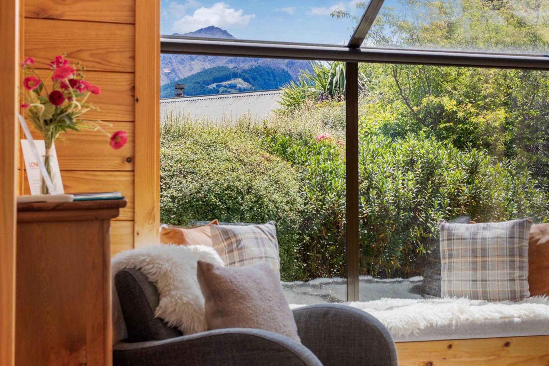 Tranquil Heights Villa Queenstown Exterior foto
