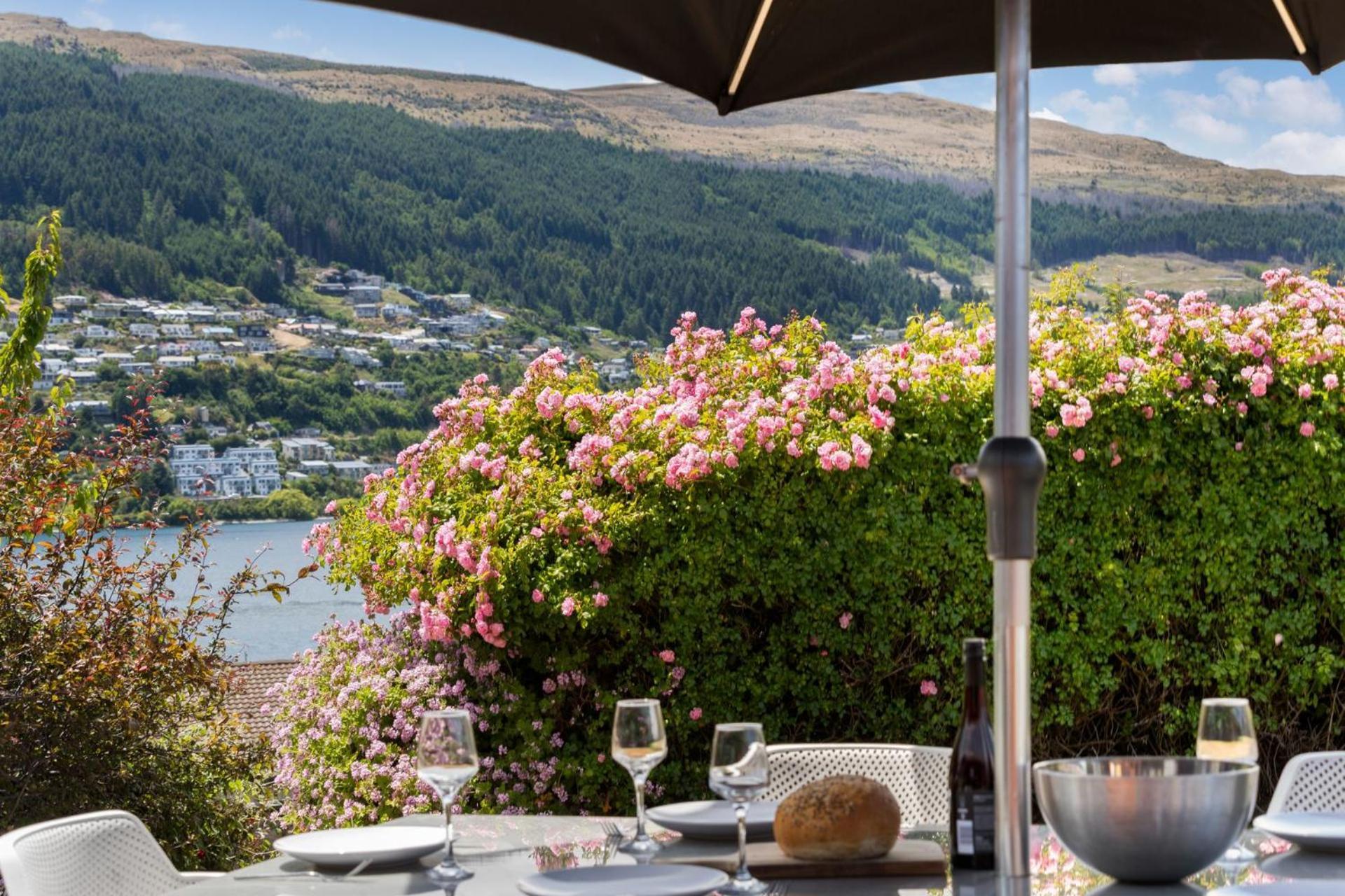Tranquil Heights Villa Queenstown Exterior foto
